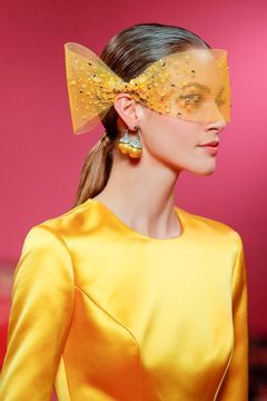 Georges Hobeika Couture Fall Winter 2019 Paris - NOWFASHION Georges Hobeika Couture, Hobeika Couture, 2019 Couture, Georges Hobeika, Couture Accessories, Couture Details, Royal Ascot, Live Fashion, Fascinator Hats