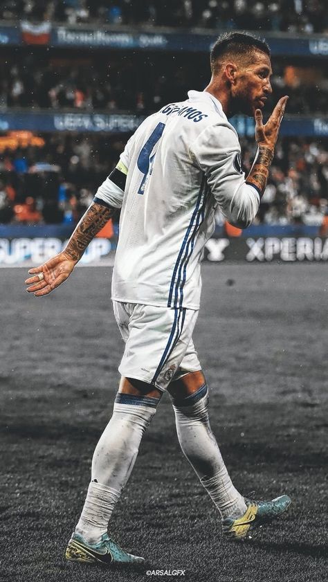 David Beckham Gym, Ramos Wallpaper, Sergio Ramos Hairstyle, Soccer Defender, Spain National Football Team, Real Madrid Soccer, Paolo Maldini, Real Madrid Team, Playlist Covers Photos