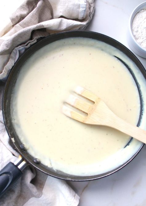 Simple Vegan Bechamel Sauce Vegan Bechamel, Vegan Bechamel Sauce, Bechamel Recipe, Bechamel Sauce Recipe, White Pizza Sauce, Chicken Broccoli Alfredo, White Sauce Recipes, Vegan Milk, Vegan Sauces