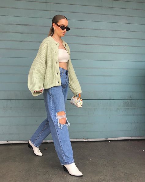 Zara Sunglasses, Stradivarius Top, Mango Bag, Clothes Board, Blue Jean Outfits, Thrift Fashion, Winter Fits, Outfit Look, Outfit Inspo Fall