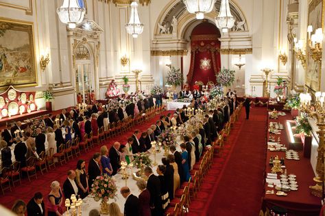 Castle Architecture, Book Scenes, State Banquet, Royal Palaces, Barack And Michelle, Germany Castles, Clarence House, British Royal Families, Royal Residence