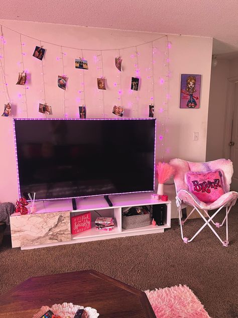 Bratz Aesthetic Decor, Bratz Aesthetic Room Decor, Bratz Bedroom Aesthetic, Bratz Room Aesthetic, Bratz Inspired Bedroom, Bratz Decor, Bratz Room Decor, Bratz Bedroom, Bratz Room