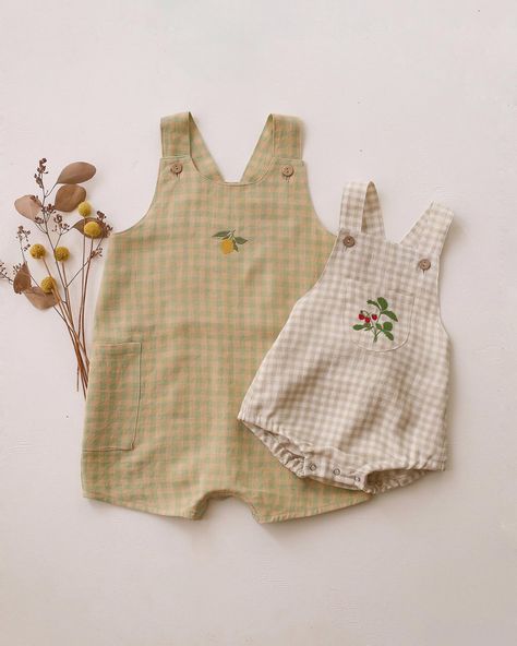 💛 GENDER NEUTRAL ROMPERS 💛 we have the cutest gender neutral rompers with optional embroideries 💛 here featured are Button Front Jumpsuit in Green Gingham linen with “Lemon” embroidery and Front Pocket Romper in Beige Gingham linen with “Wild Strawberry” embroidery . . . #linenromper#babylinen#linenkids#linenlove#linenoutfit#naturalforkids#linenkidswear#babyclothing#handmadeinukraine#fortheloveoflinen#дитячийодягукраїна #дитячийромпер #embroideredromper #linenembroidery Lemon Embroidery, Baby Boy Dungarees, Strawberry Embroidery, Beige Gingham, Gingham Linen, Wild Strawberry, Kids Fashion Trends, Green Gingham, Linen Romper