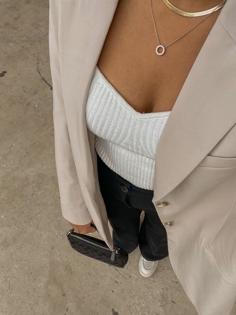 Sweetheart Neckline Bodysuit, Blazer And Trousers Outfit, Abercrombie Trousers, Asos Trousers, Bershka Wide Leg, Sweetheart Bodysuit, Trousers Outfit, Trouser Outfit, Work Clothes