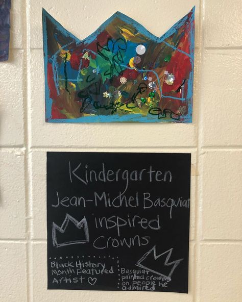 More Kindergarten Basquiat Crowns on display! #artteachersofinstagram #artteachers #artteachersofig #arteducation #artist #arted… | Instagram Basquiat Kids Projects, Black Art For Kids, Mlk Art Projects For Preschool, Basquiat Art Project For Kids, Art Lessons For Kindergarten, Hand Art Projects, Kindergarten Art Activities, Elementary Art Classroom, Art Docent