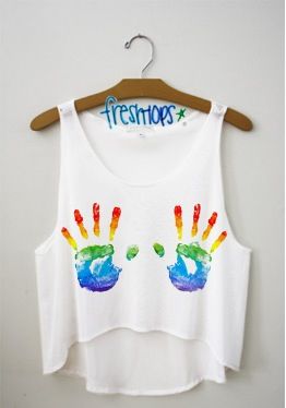 Phoenix Mandala, Paint Hands, Distressed Tshirt Diy, Pride Parade Outfit, Mandala Shirt, Fresh Tops, Fest Outfits, T Shirt Painting, Pride Outfit