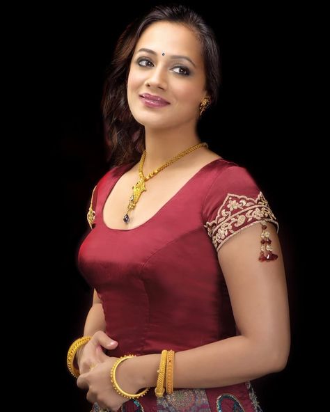 Spruha Joshi, Marathi Actress, Hollywood Heroines, Oscar Fashion, Ladies Blouse Designs, Film Actress, Saree Dress, India Beauty, Actress Photos