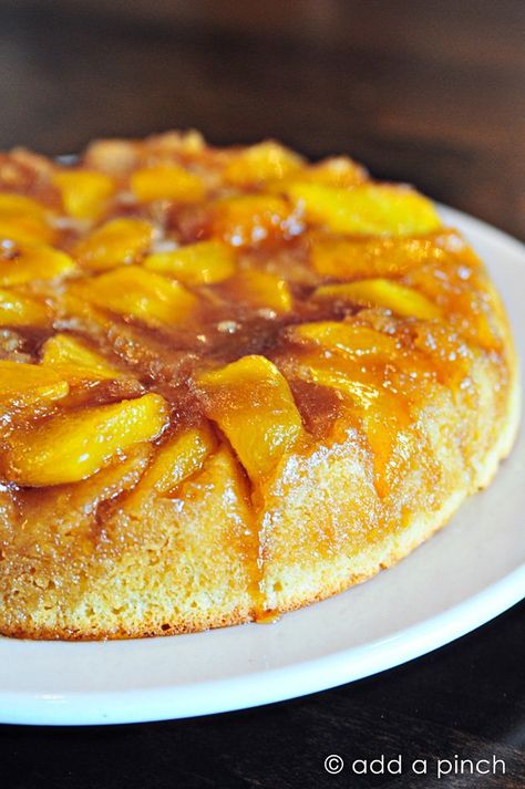 Nectarine Recipes, Upside Down Cake Recipe, Pineapple Upside Down Cake, Köstliche Desserts, Upside Down Cake, Classic Desserts, Nectarine, Fruit Desserts, Fruit Recipes