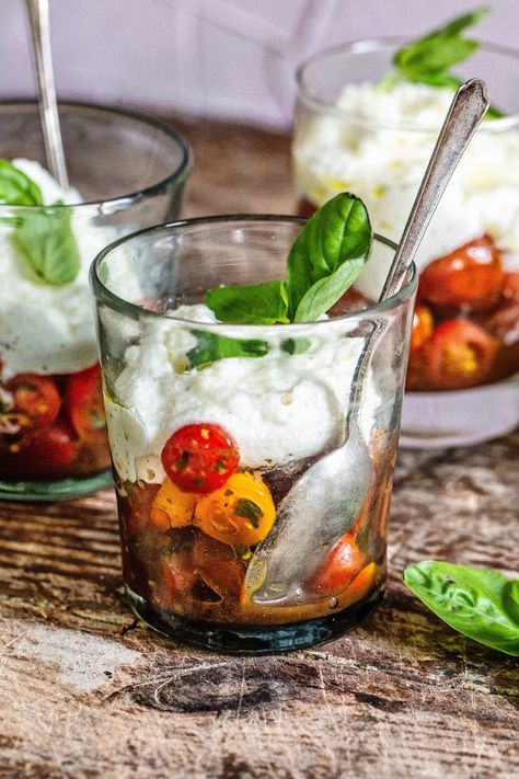 Cloud Caprese Cups (Marinated Tomato Salad with Whipped Mozzarella) - My Kitchen Little Marinated Tomato Salad, Caprese Salad Appetizer, Marinated Tomatoes, Individual Salads, Mozzarella Salad, Tomato Mozzarella, Juicy Tomatoes, Creamy Garlic, Tomato Salad