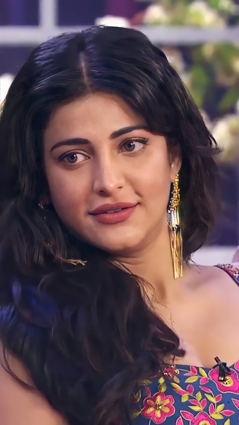 Shruthi Hassan Face, Shruthi Hasan, Face Closeup, Affiliate Products, Girl Crush Fashion, Bollywood Girls, Image Hd, Asian Beauty, To Learn