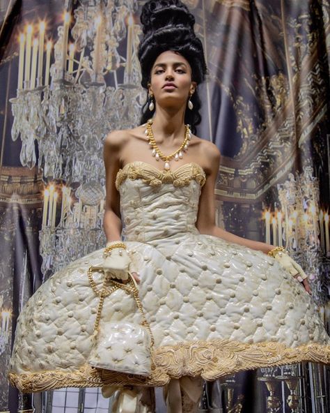 Dress Cake, Jeremy Scott, Marie Antoinette, Over The Top, Milan Fashion, Fast Fashion, Milan Fashion Week, Couture Fashion, Moschino