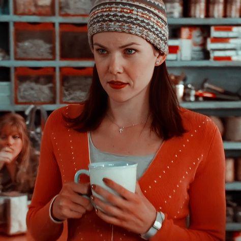 Lorelai Gilmore icons Like And Lorelai, Richard Gilmore, Gilmore Girls Lorelai, Emily Gilmore, Gilmore Girls Fashion, Lorelei Gilmore, Lane Kim, Luke And Lorelai, Gilmore Girls Outfits