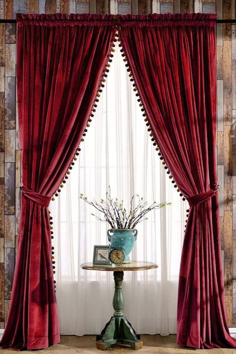 Red Drapes Living Room, Vintage Luxury Bedroom, Red Curtains Living Room, Living Room Patio Doors, Curtains For Closet Doors, Living Room Designs India, Curtain Pelmet, Doors Vintage, Red Drapes