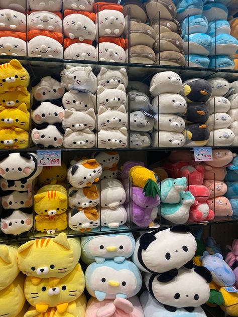 Plushie Store Aesthetic, Cute Kawaii Plushies, Cute Toys Aesthetic, Doll Aesthetic Cute, Cute Plushies Aesthetic, Mochi Plushies, Japan Plushies, Plushie Inspiration, Mochi Aesthetic