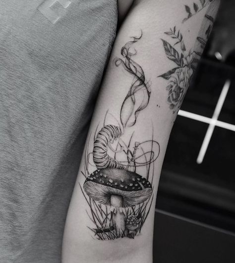 Alice In Wonderland Tattoo Sleeve, Caterpillar Tattoo, Widder Tattoo, Alice And Wonderland Tattoos, Mushroom Tattoo, Autumn Tattoo, Mushroom Tattoos, Wonderland Tattoo, Fairy Tattoo