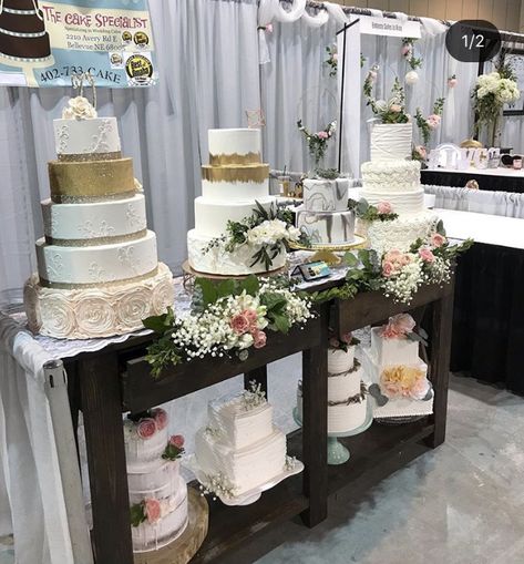 Cake Expo Display, Wedding Expo Cake Booth Ideas, Wedding Showcase Booth, Wedding Fayre Cake Display, Wedding Planner Booth Bridal Show, Bridal Show Booths, Show Booth, Wedding Expo, Bridal Show