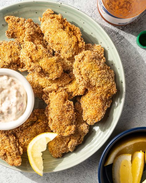 Fried Oysters Recipe, Oysters At Home, Deep Fried Oysters, Oyster Recipes, Fried Oysters, Louisiana Recipes, Beef Tips, Bread Ingredients, Recipes Appetizers And Snacks