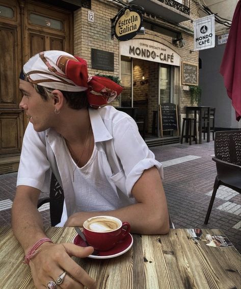 Boyfriend Outfit Men, Bandana On Head, Mode Coachella, Casual Outfits Aesthetic, Bandana Outfit, Head Bandana, Fashion Casual Outfits, Boyfriend Outfit, Men Fashion Casual