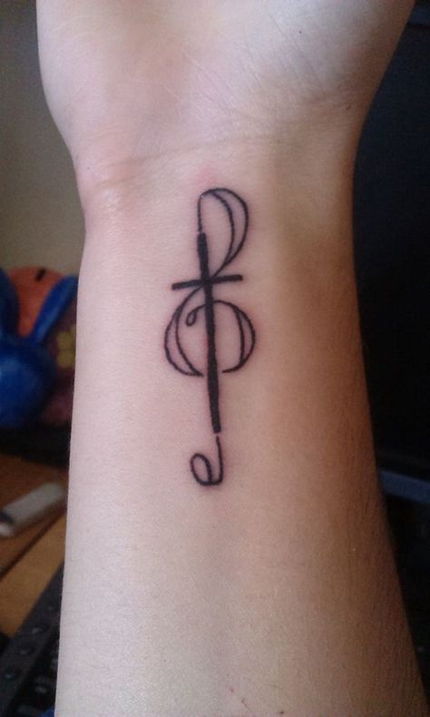 Music tattoos are much more minimalist than others, which may be more elaborate, although some can be mixed with different images. Normally a tattoo of this type generally includes a musical note or sound effect. Flamingo Tattoo, Music Tattoo Designs, Note Tattoo, Tattoo Zeichnungen, Music Tattoo, Music Tattoos, Cross Tattoo, Musical Note, Trendy Tattoos