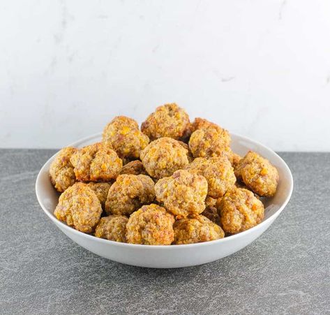 The Best Easy Sausage Balls Without Bisquick Recipe - Smart Savvy Food Easy Sausage Balls Without Bisquick, Sausage Balls Without Bisquick, Easy Sausage Balls, Bisquick Recipe, Sausage Cheese Balls, Homemade Bisquick, Sausage Balls Recipe, Pork Breakfast Sausage, Holiday Appetizers Recipes