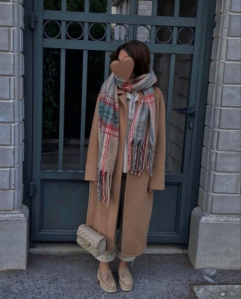 Lora Piana, Loro Piana Shoes, Capsule Wardrobe Pieces, Loro Piana, Outfit Inspo Fall, Street Style Looks, High End Fashion, Fall Looks, Autumn Winter Fashion