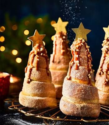 Edible gifts | Sainsbury`s Magazine Christmas Treats Recipes Baking, Christmas Bread Ideas, Christmas Recipes Ideas, Christmas Sweet Ideas, Xmas Food Ideas Christmas Dinners, Christmas Food Recipes Dinners, Christmas Deserts Ideas, Creative Christmas Recipes, Christmas Bakery Ideas