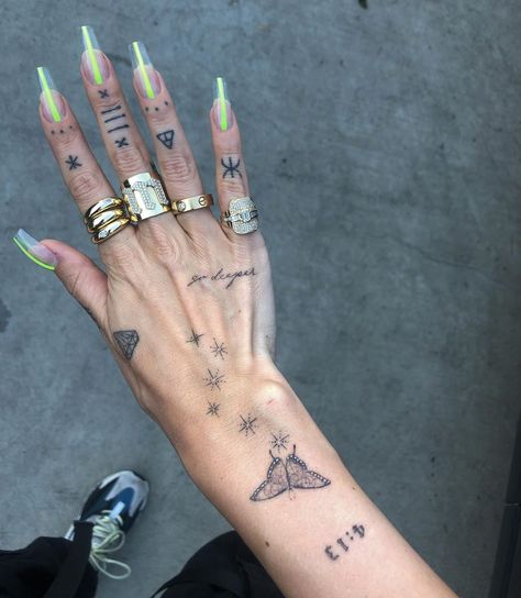 Maeve Reilly on Instagram: “Grateful for my newest tattoo by @_dr_woo_  Needed to document this transformative chapter of my life. I have learned throughout my life…” Maeve Reilly, Nail Design Glitter, Dr Woo, Beige Nails, Aesthetic Tattoo, Little Tattoos, Skin Art, Couple Tattoos, Piercing Tattoo