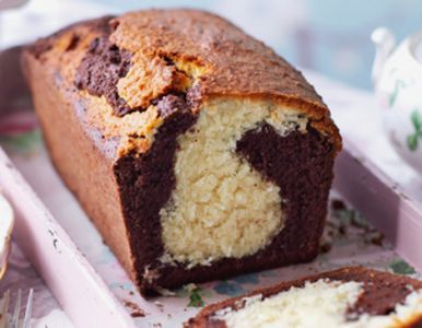 Budín marmolado húmedo | Recetas de Johanna Prato Chocolate Smoothie, Bakery Desserts, Jewish Recipes, Pound Cake Recipes, Eat Dessert First, Snack Cake, Food Cakes, Eat Dessert, Brownie Recipes