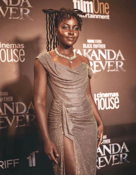 Lupita Nyong'o Icon, Lupita Nyong'o Dress, Lupita Nyongo Red Carpet, Lupita Nyong'o Long Hair, Lupita Nyong'o Black Panther, Lupita Nyong'o Us Movie, Lupita Nyongo, Lupita Nyong'o Oscars 2014, Coral Dress