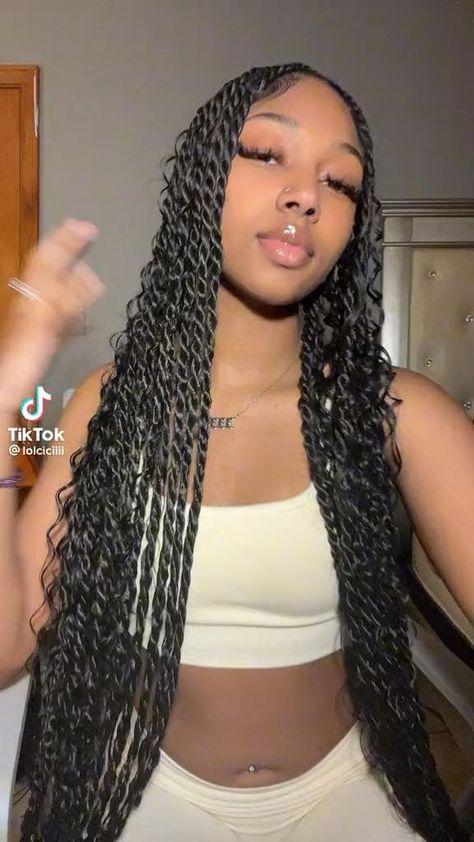 Passion Twists With Curls, Fulani Twists, Fulani Twist, Passion Twists, Short Box Braids Hairstyles, Braided Hairstyles For Black Women Cornrows, Big Box Braids Hairstyles, Black Ponytail Hairstyles, Boho Twists