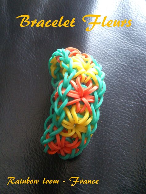 Bracelet Fleurs Rainbow loom® Tutoriel Français (Niveau Intermédiaire). Ma page FB : ... Réaliser dans ce tutoriel un classique des élastiques Rainbows Loom®: Le bracelet Fleurs Désoler pour mon portable qui sonne ^^ Pour infos je nutilise QUE des Diy Jewelry Tutorials, Loom Bands, Rainbow Loom, Jewelry Tutorials, Diy Bracelets, Rope Bracelet, Loom, Diy Jewelry, Gum