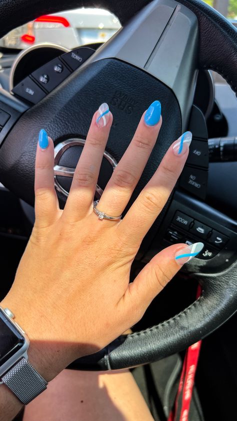 Preppy Nails For The Beach, Mail Ideas For Short Nails, Short Beach Nail Ideas, Cute Dipped Nails, Beach Nail Ideas Summer, Turquoise And Orange Nails, Simple Beachy Nails, Blue Summer Nails Designs, Beach Acrylic Nails