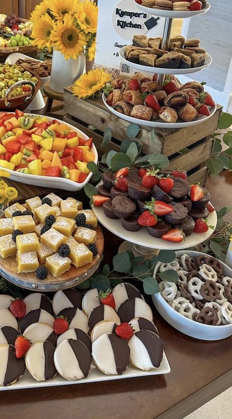 Dessert Shooters, Dessert Table Birthday, Sweet Sixteen Birthday Party Ideas, Party Hosting, Desert Decor, Party Hall, Party Food Platters, Private Chef, Dessert Tables