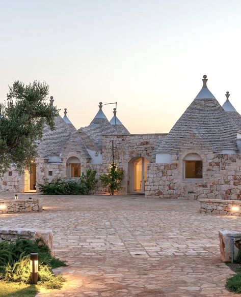 Puglia House, Trullo Puglia Italy, Puglia Villa, Puglia Architecture, Puglia Masseria, Masseria San Giovanni, Minimalism Design, Travel Buddies, Grotto Palazzese Puglia Italy