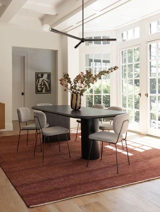 Ideas For Small Apartments, Sarah Sherman, Sarah Sherman Samuel, Cozy Breakfast Nook, Comfortable Kitchen, Lulu And Georgia, Wooden Dining Tables, Modern Dining Room, Wood Dining Table