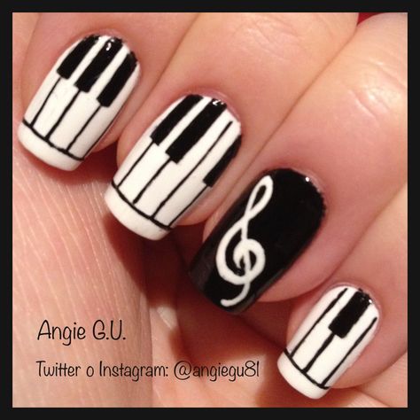 Piano Music 🎶 Nails With Music Notes Art, Music Nails Acrylic, Piano Nails Designs, Music Nails Design Simple, Music Nail Art Designs, Piano Nail Art, Music Note Nail Designs, Music Themed Nails, Music Nails Design