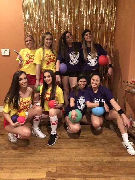 Dodge Ball Halloween Costumes, Dodge Ball Costume, Dodgeball Halloween Costume, Team Costume Ideas, Dodgeball Costume, College Halloween Costume, College Costumes, Spooky Spooky, Friend Costumes