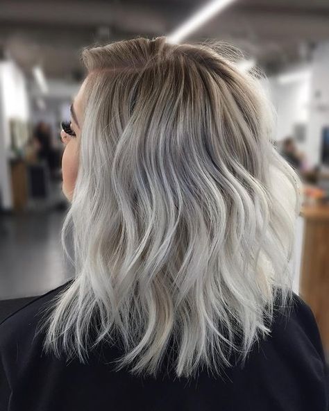 Amazing Ombré Hairstyle Inspirations for Medium Length Hair - Hair Color Trends Bob Lung, Icey Blonde, Blonde Bayalage, 2019 Hairstyles, Ice Blonde Hair, Icy Blonde Hair, Silver Blonde Hair, Fall Hair Color Trends, Ice Blonde