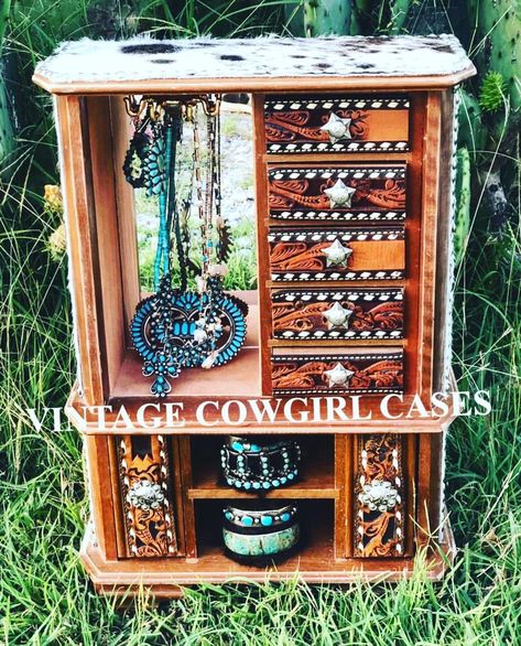 Vintage Cowgirl Cases on Instagram: “My personal jewelry box I revamped...hair on cowhide adorned with nailhead trim on top and both sides. #vintagecowgirlcases #jewelrybox…” Western Jewelry Boxes, Cowhide Jewelry Case, Western Jewelry Box, Diy Jewelry Box Ideas, Western Jewelry Holder, Diy Jewelry Stand, Upcycle Jewelry Box, Cowhide Decor, Cow Nursery