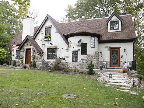 Home Tour: A storybook Tudor with a story to match - Gallery Storybook Tudor Cottage, Storybook Tudor, Screened Back Porches, Turret Room, Terrace Park, Storybook Homes, Tudor Style Homes, Side Porch, Historic Houses