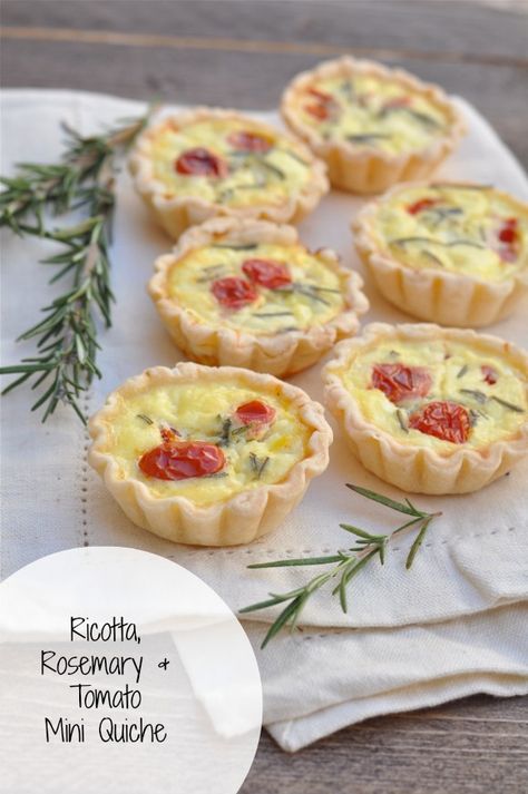 How about making these ricotta, rosemary, and tomato mini quiche for Christmas brunch? See more party ideas at CatchMyParty.com. #recipes #christmas #brunch Christmas Brunch Menu, Easy Christmas Breakfast, Mini Quiche Recipes, Christmas Brunch Recipes, Christmas Tea Party, Mini Quiches, Mini Quiche, Tea Party Food, Christmas Brunch