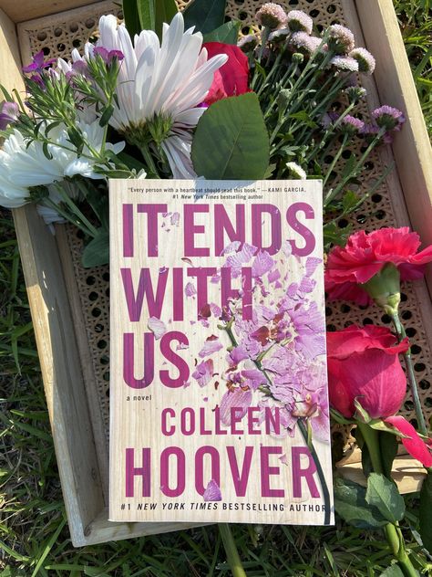 Books Worth Reading: It Ends With Us & It Starts With Us by Colleen Hoover Books It Ends With Us, Reading It Ends With Us, Page Books, Books Worth Reading, It Starts With Us, Kami Garcia, New Mexico Santa Fe, Amazon Travel, Family Books