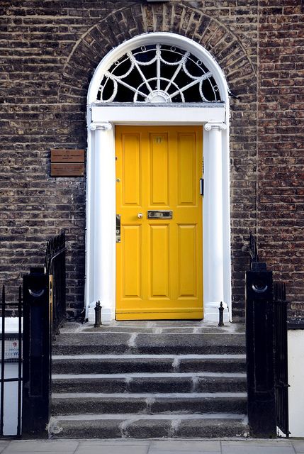 pictures of doors in ireland | Victorian Door, Dublin, Ireland | Flickr - Photo Sharing! Irish Doors, Famous Interiors, Georgian Doors, Dublin House, Building A Door, Beautiful Entryways, Victorian Door, Condo Remodel, Desktop Background Pictures