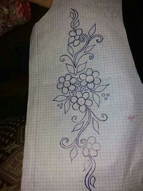 Embroidery Designs Sketch, Blue Sketch, Brazilian Embroidery Stitches, Sulaman Pita, Flower Pattern Drawing, Simple Hand Embroidery Patterns, Beadwork Embroidery, Embroidery Template, Hand Embroidery Patterns Flowers