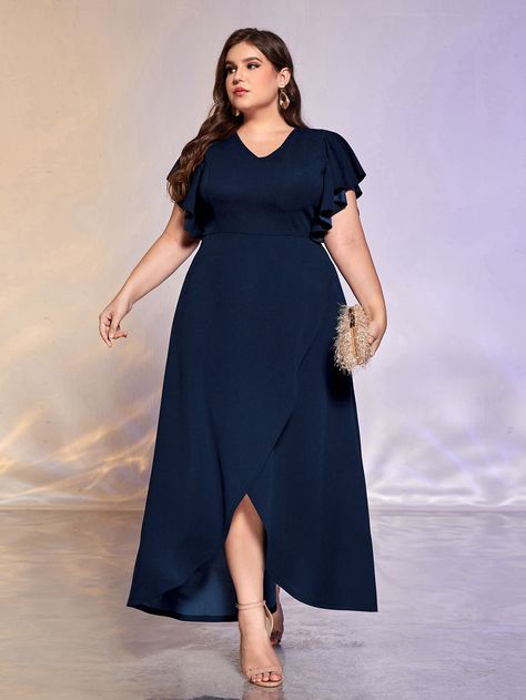 Over 60 Fashion Plus Size, Dress For Big Size Woman, Big Size Dress Casual, Party Frock Designs, Apple Body Shape Clothes, Plus Size Wedding Guest Outfits, Lace Frocks, Blue Plus Size Dresses, Dresses For Apple Shape