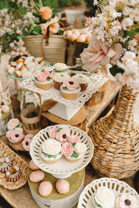 Aristocratic garden christening candy bar design and styling ispired by the english countryside 🌸 Photography: Irini Kolovou . . . . . . #christening #aristocratic #garden #countryside #creative #design #decor #decoration #nature #christeningdecoration #styling #floraldesign Countryside Party, Garden Countryside, Countryside Photography, Decoration Nature, Christening Decorations, English Countryside, Beatrix Potter, Design Decor, Bar Design