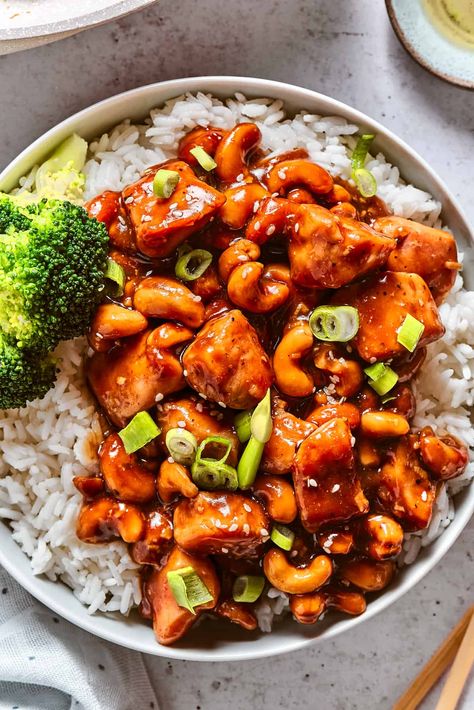 Asian Cashew Chicken, Easy Cashew Chicken, Cashew Chicken Stir Fry, Toasted Cashews, Chicken Cashew Stir Fry, Cashew Chicken Recipe, Bowl Meals, Homemade Chinese Food, Healthy Asian Recipes