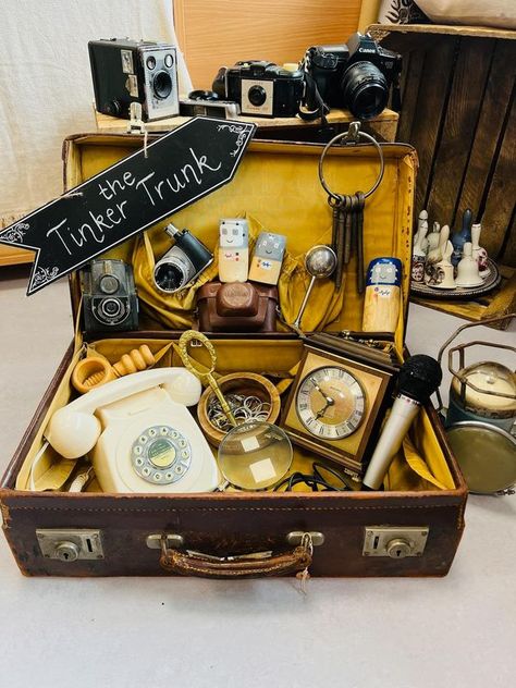 Curiosity Box Eyfs, Tinkering Station, Investigation Station, Prep Room, Suitcase Ideas, Reception Classroom, Curiosity Approach, Art Environment, Eyfs Classroom