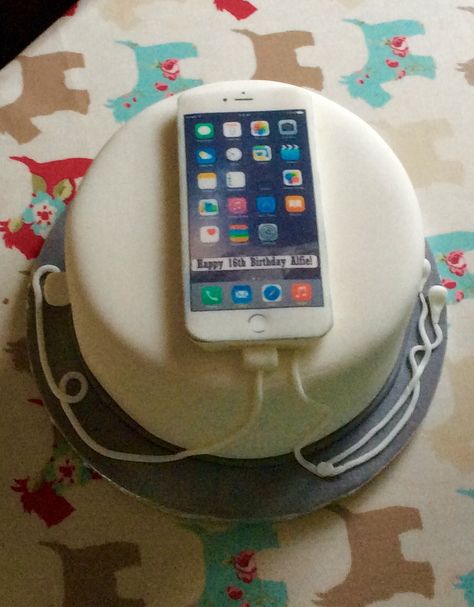 16th birthday cake complete with iPhone 6s and headphones. Cake is lemon sponge, lemon buttercream and homemade lemon curd. Mobile Cake Design, Phone Birthday Cake, Apple Phone Cake Designs, Mobile Phone Cake Designs, Driving Cake Sweet 16, Computer Cake, 40th Birthday Cake For Women, Iphone Cake, Fondant Cake Designs