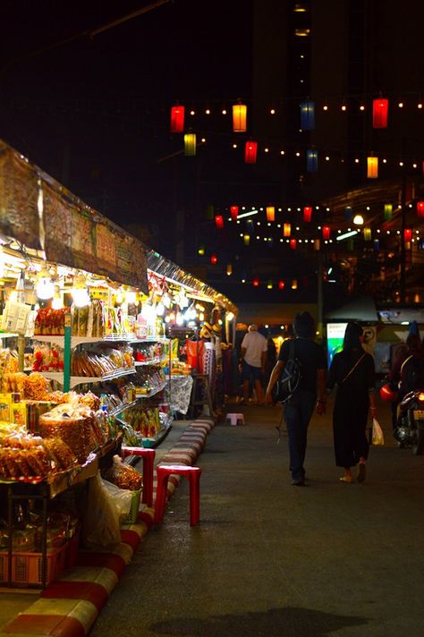 Night Market Chiang Mai Traditional Thai Food, Traveling Thailand, Thailand Tourist, Different Salads, Thailand Adventure, Peanut Allergy, Thailand Food, Best Thai, Visit Thailand